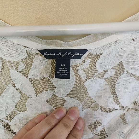 American Eagle Outfitters White Lace Top Size Large V Neck Tie Strings - Picture 2 of 5